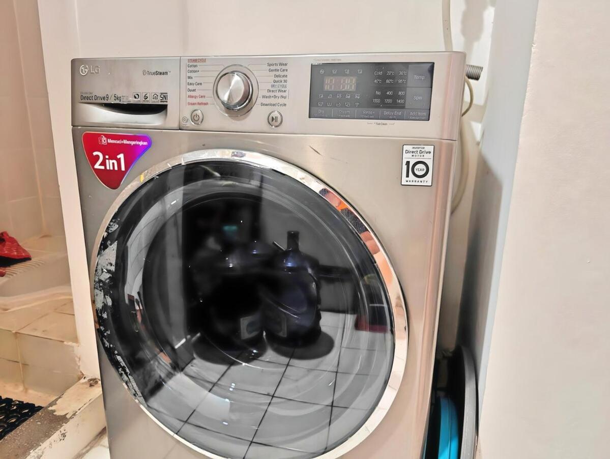 Stylish 3br Rasuna With Pool, Gym,wi-fi, Netflix