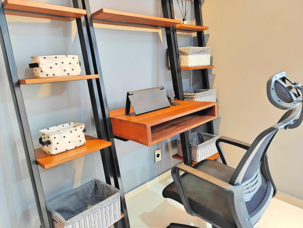 Stylish 3br Rasuna With Pool, Gym,wi-fi, Netflix * Jakarta