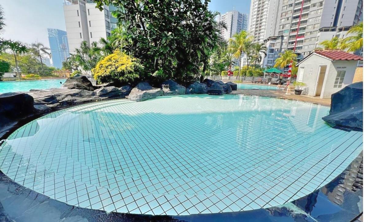 Pangsapuri Stylish 3br Rasuna With Pool, Gym,wi-fi, Netflix