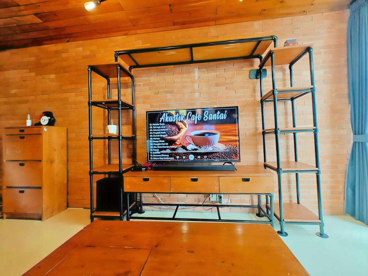 Stylish 3br Rasuna With Pool, Gym,wi-fi, Netflix