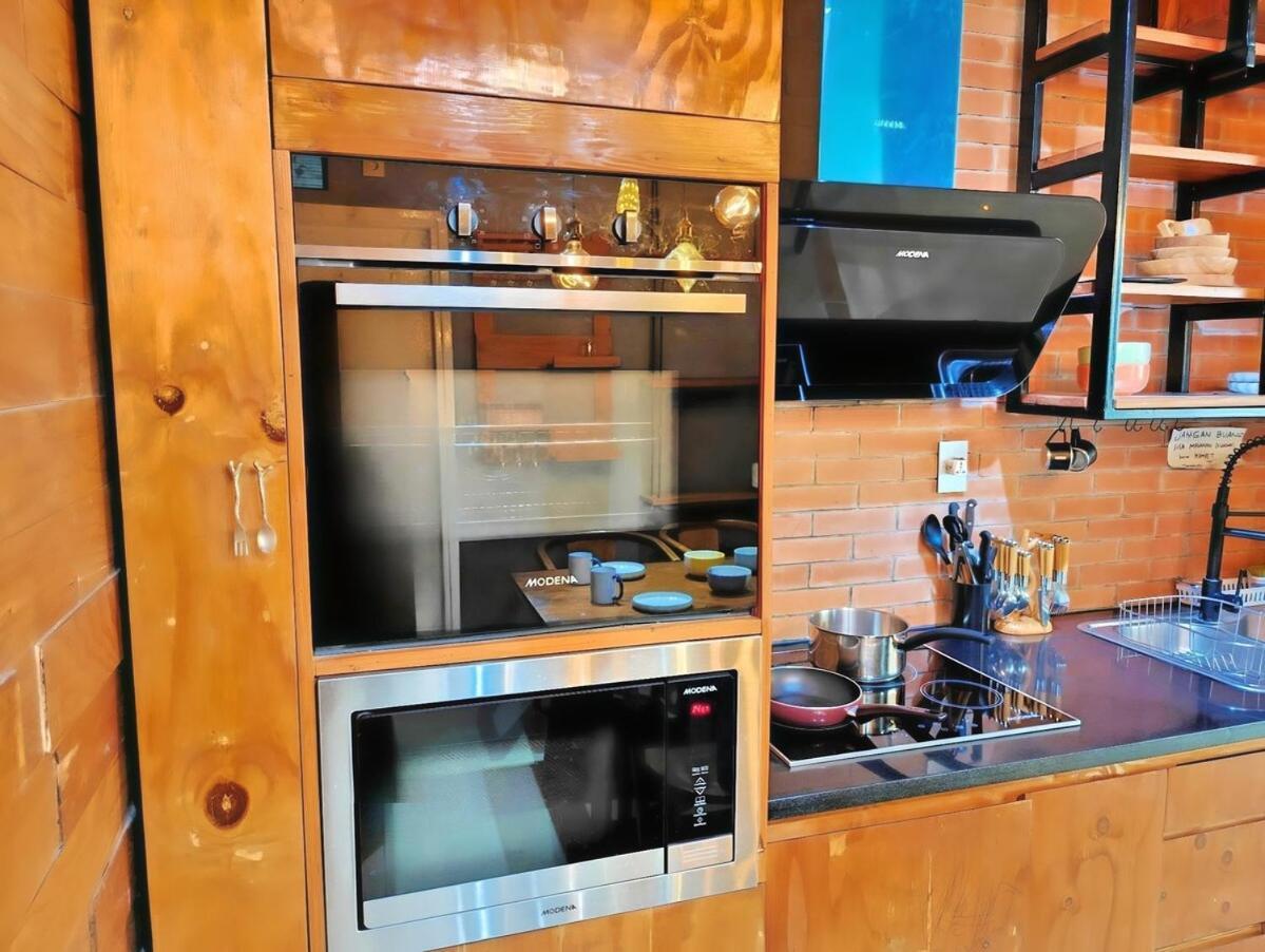 Stylish 3br Rasuna With Pool, Gym,wi-fi, Netflix